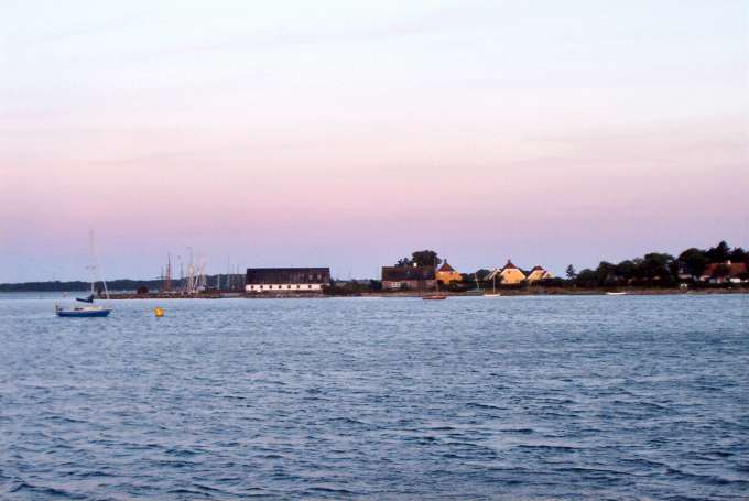 Langoer Hafen und Bucht am Abend ~ 28 kb